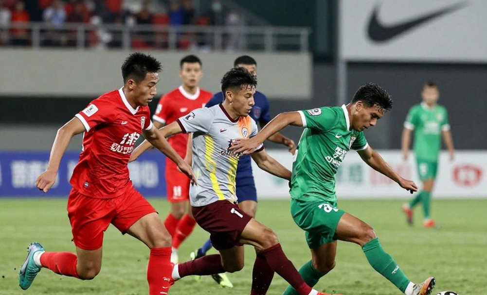Persib Bandung kết thúc hành trình 14.000 km bằng chiến thắng: Kỷ lục hay lời cảnh báo?