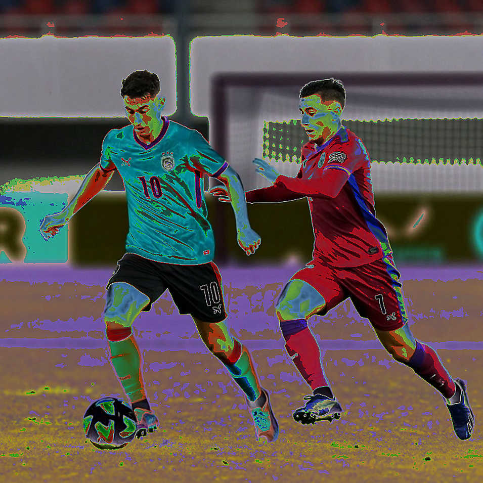Hợp đồng bóng ma ở V-League: thị trường chuyển nhượng được chốt trong những tin nhắn thoại lúc hai giờ sáng